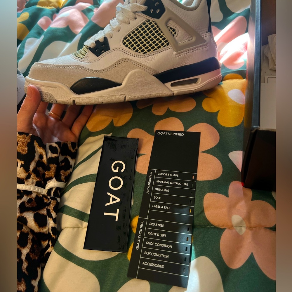 Air Jordan 4 Retro GS military black women size 7/men size 5